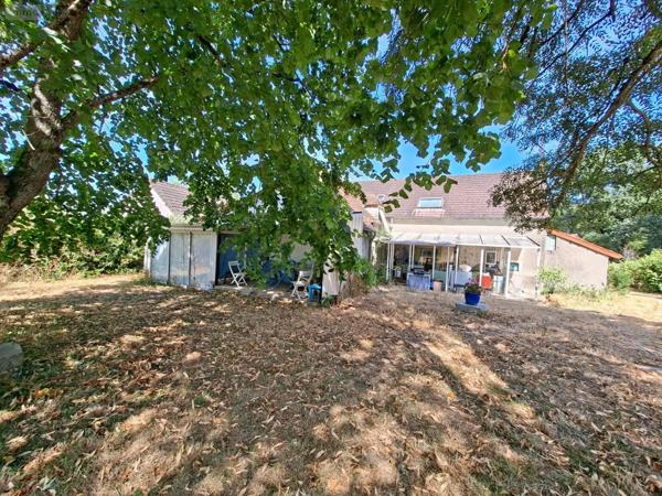 Achat - Maison Isle-et-Bardais 03360 8 pièces 151 m 2 1823 m 2