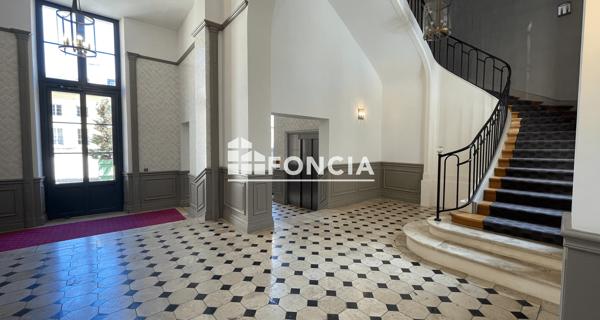 Location Appartement 2 pièces 43.4 m² - Versailles 78000