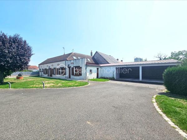 Maison traditionnelle de 196 m²