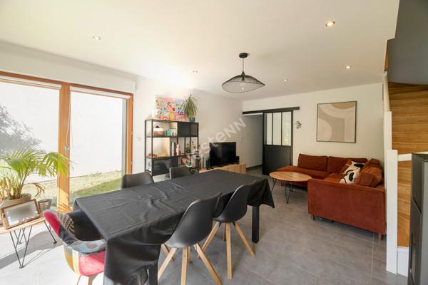 EXCLUSIVITE NOUVEAUTE BOURGBARRE - Maison récente de type 4 - jardin sud - Proche commodités et Rennes.