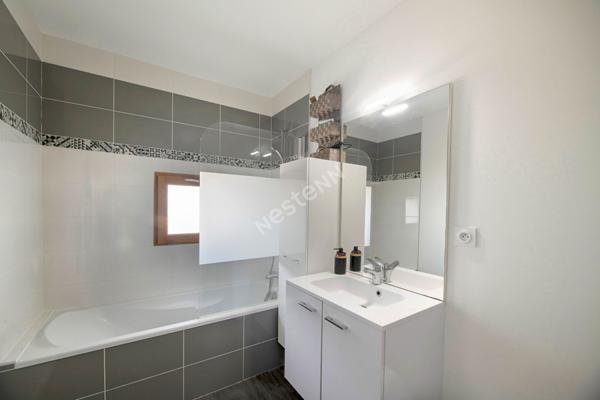 EXCLUSIVITE NOUVEAUTE BOURGBARRE - Maison récente de type 4 - jardin sud - Proche commodités et Rennes.