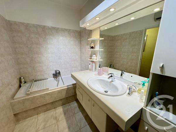 Appartement F6 à vendre  6 pièces - 111,69 m2 AVON - 77