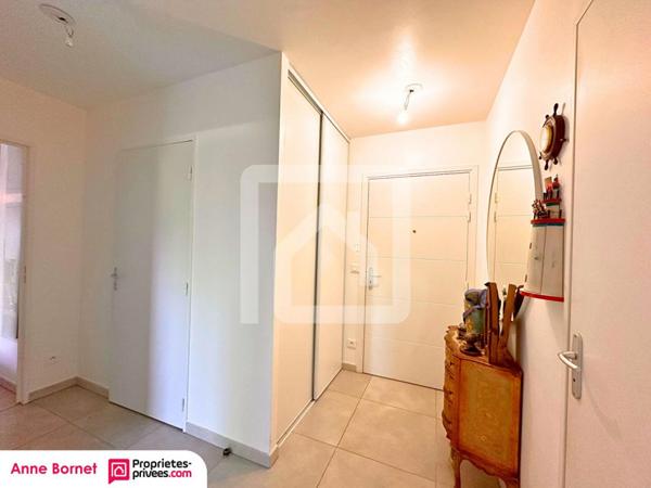 Appartement 3 pièces dans résidence récente avec 2 parkings