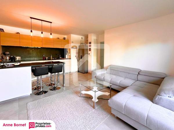 Appartement 3 pièces dans résidence récente avec 2 parkings