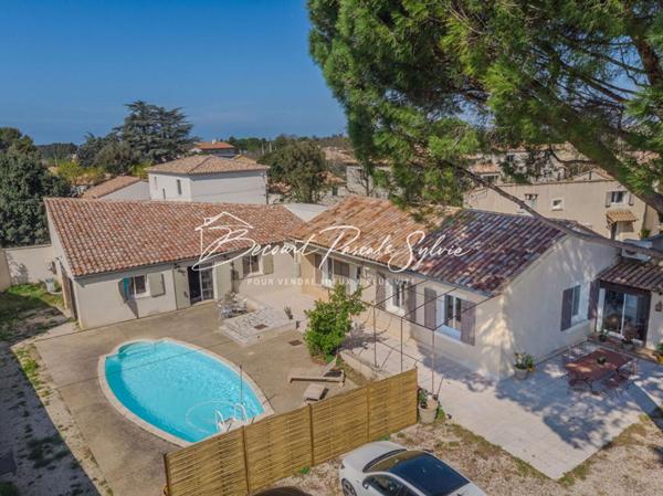 Villa Carpentras (84200) 6 pièce(s) 160 m2 +T2 indépendant  50m2 env. et piscine