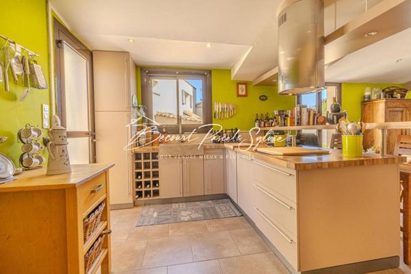 Villa Carpentras (84200) 6 pièce(s) 160 m2 +T2 indépendant  50m2 env. et piscine