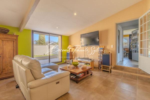 Villa Carpentras (84200) 6 pièce(s) 160 m2 +T2 indépendant  50m2 env. et piscine