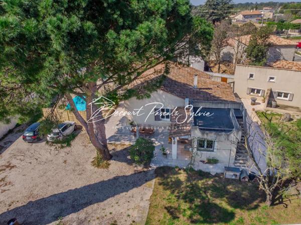 Villa Carpentras (84200) 6 pièce(s) 160 m2 +T2 indépendant  50m2 env. et piscine