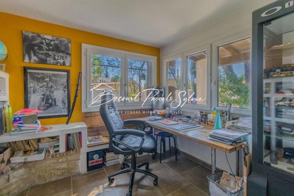 Villa Carpentras (84200) 6 pièce(s) 160 m2 +T2 indépendant  50m2 env. et piscine