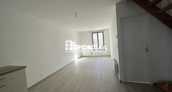 Location Appartement 4 pièces 79.49 m² - Saint-georges-sur-cher 41400