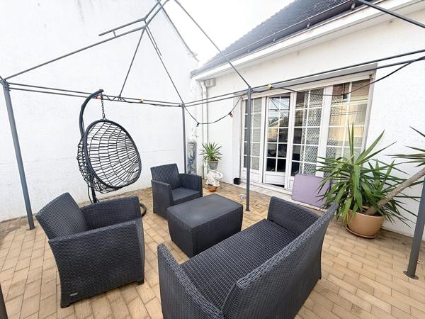 À vendre - Maison individuelle, 8 pièces située à Tours (37000)