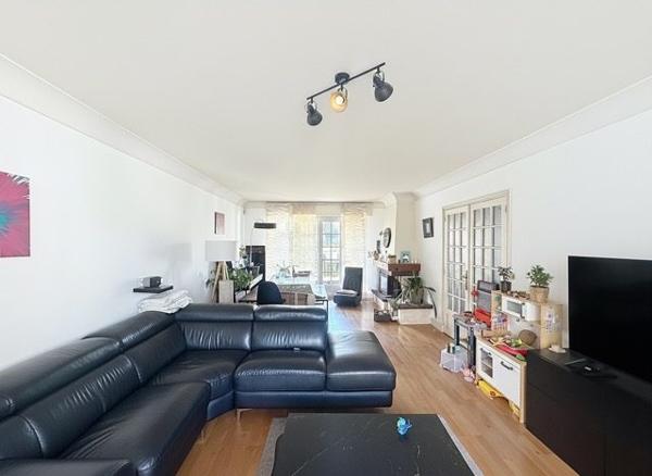 À vendre - Maison individuelle, 8 pièces située à Tours (37000)