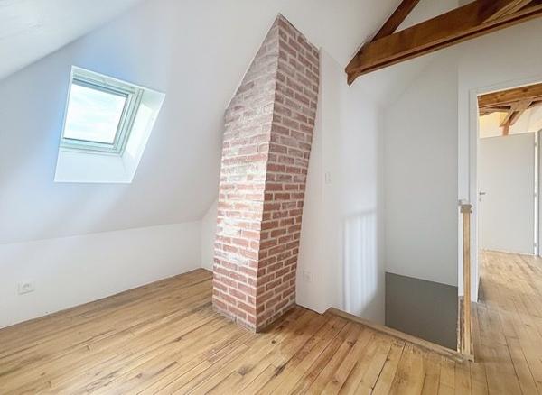 À vendre - Maison individuelle, 8 pièces située à Tours (37000)
