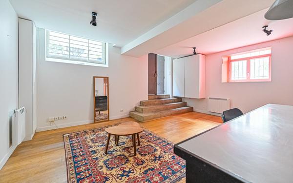 Appartement à vendre    2 pièces • 62,32 m2 Paris 10