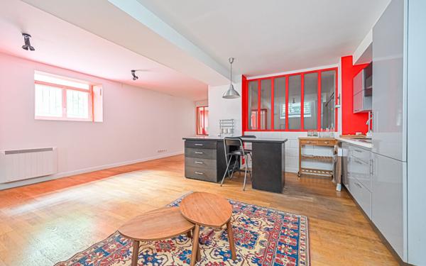 Appartement à vendre    2 pièces • 62,32 m2 Paris 10