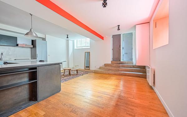 Appartement à vendre    2 pièces • 62,32 m2 Paris 10