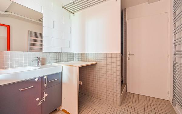 Appartement à vendre    2 pièces • 62,32 m2 Paris 10