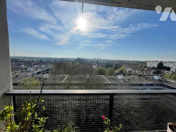 LILLE SAINT-MAUR – Superbe T4 de 97 m² avec terrasse, vue dégagée, garage et ascenseur.