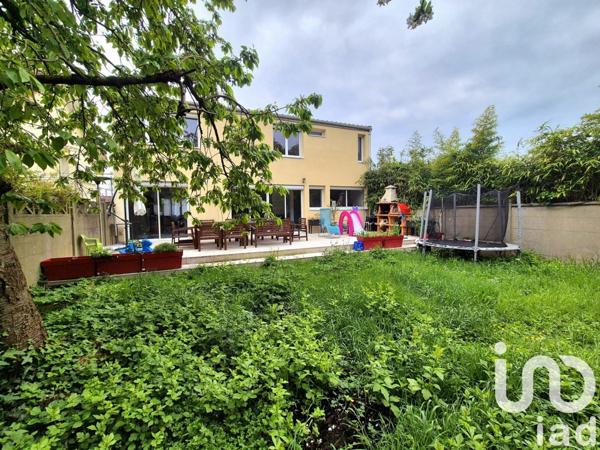 Maison 4 pièces de 150 m² à Créteil (94000)