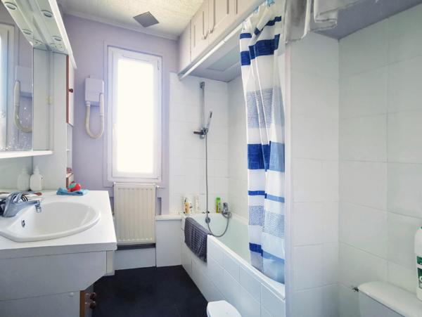 Magny-les-Hameaux (78114) Maison 5P en excellent état avec jardin sans vis-à-vis.