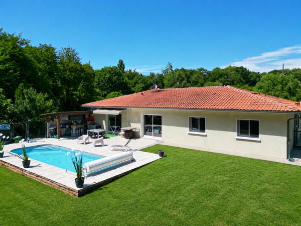 Maison
         5 pièces
        - 145 m² 410 000 €*