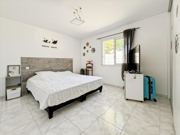 Maison
         5 pièces
        - 145 m² 410 000 €*