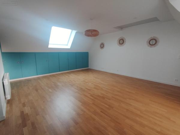 Local commercial à louer à Valognes dans la Manche (50700), ref : 370