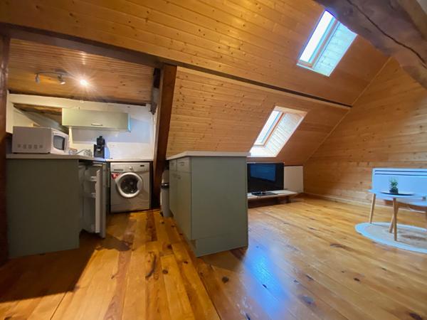 Appartement LOUE Lons-le-Saunier 3 pièces / 1 chambre / 40 m² loi carrez (50 m² au sol)