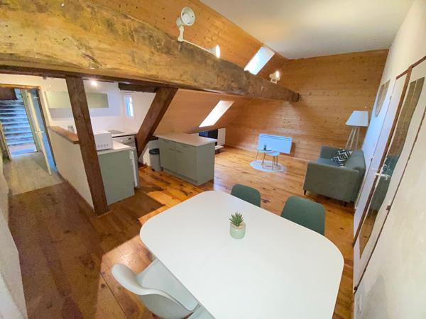 Appartement LOUE Lons-le-Saunier 3 pièces / 1 chambre / 40 m² loi carrez (50 m² au sol)