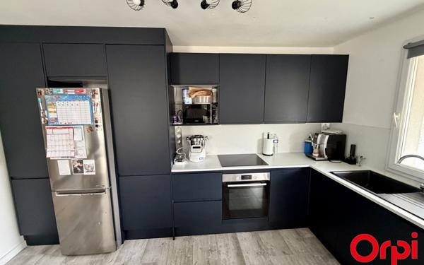 Appartement à vendre    3 pièces • 67 m2 Montigny-le-Bretonneux