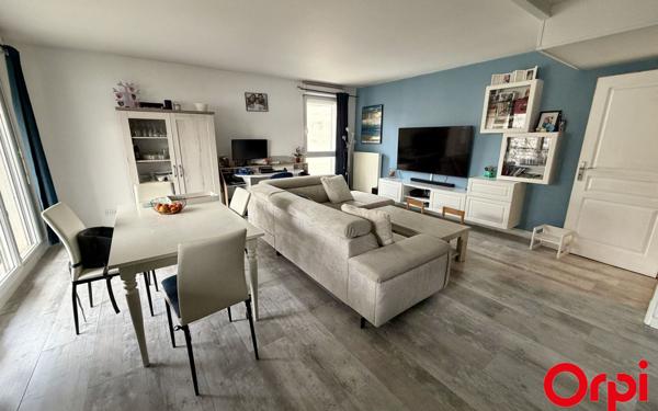 Appartement à vendre    3 pièces • 67 m2 Montigny-le-Bretonneux