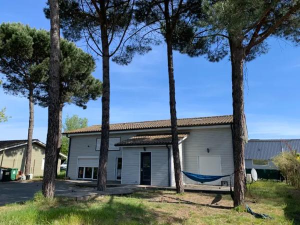 Le Haillan - Local / Bureau 220 m²