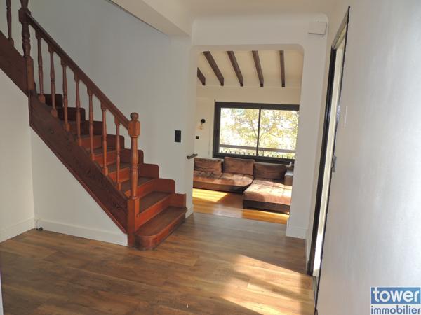 MAISON LUMINEUSE AVEC VUE PANORAMIQUE