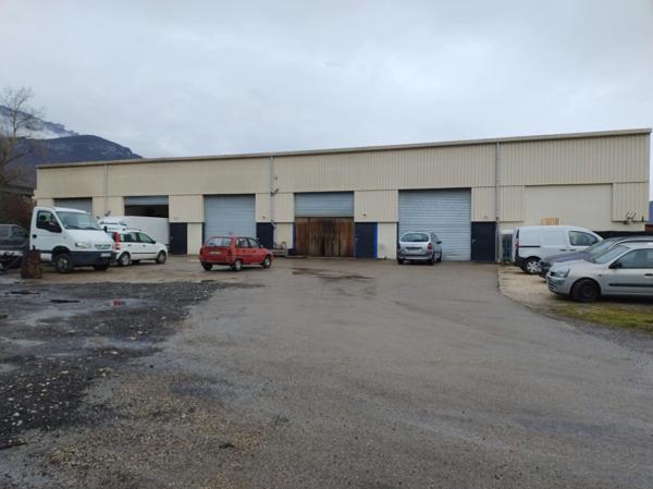 Dpt Isère (38), à louer SAINT VINCENT DE MERCUZE Local industriel 90 m²