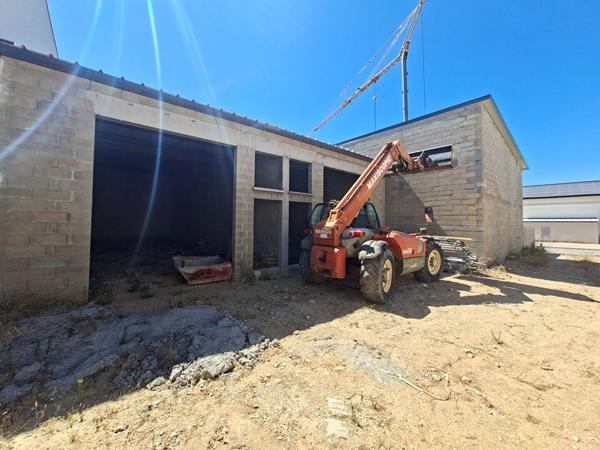 Perpignan Toulouges Garage / Local de 83 m2