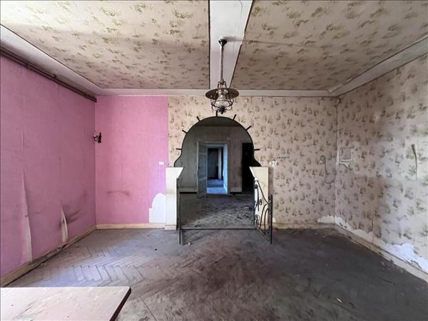 Maison à vendre |  Clermont-Dessous |  8 pièces | 200 m²