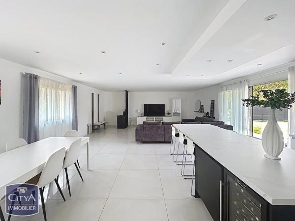 Maison à vendre 9 pièces 180m² Saint-Pryvé-Saint-Mesmin (45750)