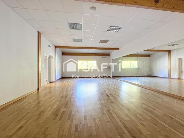 Local commercial rénové de 216 m2 au coeur de Montastruc-La-Conseillère