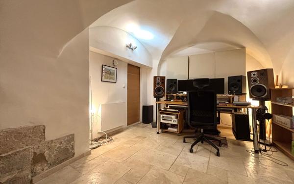 Maison à vendre    4 pièces •  Sénas