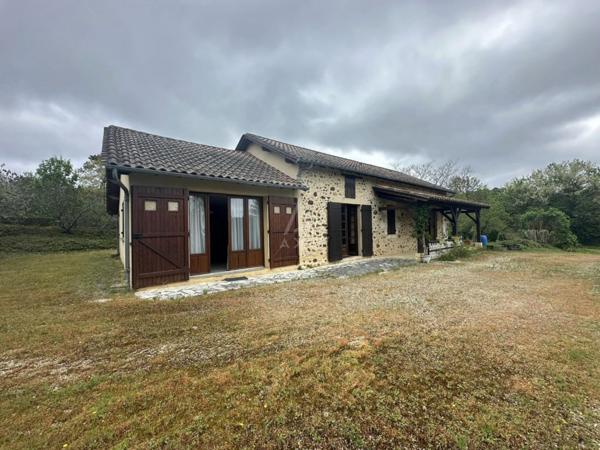 Maison 3 chambres avec terrain de 8214 m2