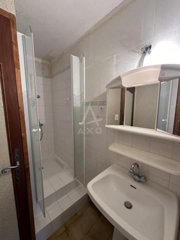 Maison 3 chambres avec terrain de 8214 m2