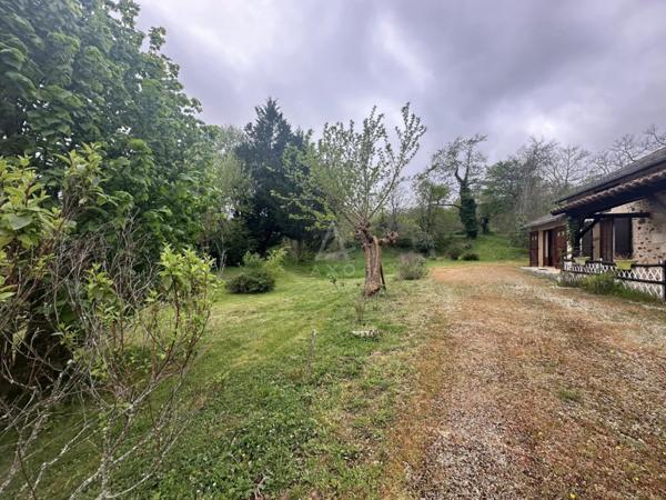 Maison 3 chambres avec terrain de 8214 m2