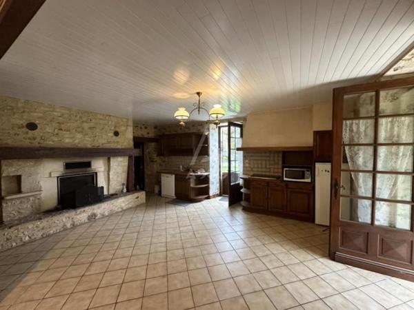 Maison 3 chambres avec terrain de 8214 m2