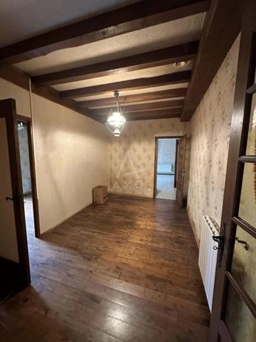 Maison 3 chambres avec terrain de 8214 m2