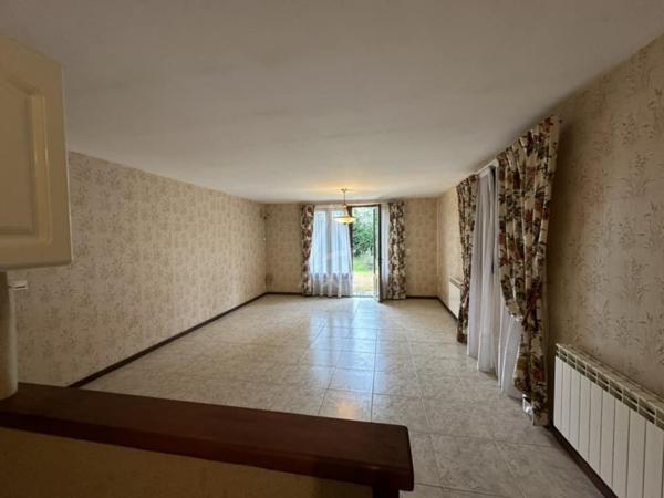 Maison 3 chambres avec terrain de 8214 m2