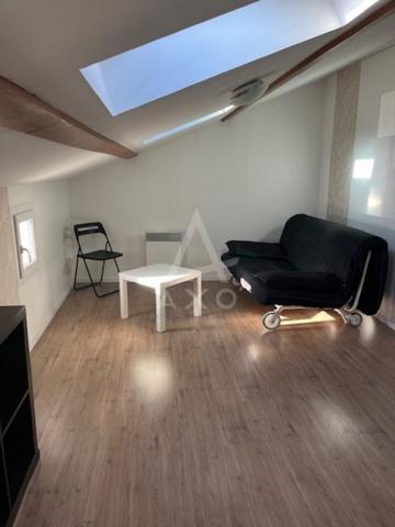 ANGOULEME SAINT-CYBARD - IMMEUBLE SUR 3 NIVEAUX