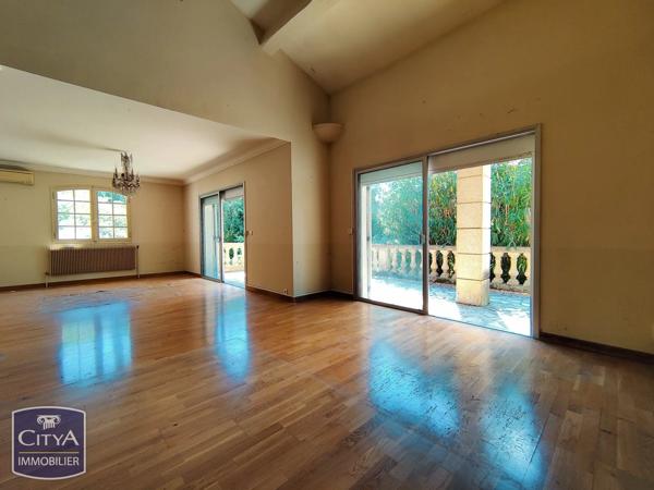 Maison à vendre 7 pièces 164.7m² Nîmes (30000)