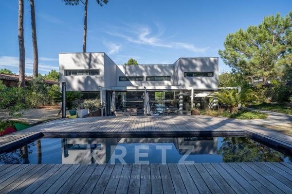 Villa contemporaine aux lignes pures et à l’élégance naturelle