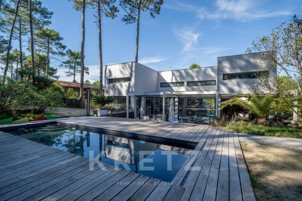 Villa contemporaine aux lignes pures et à l’élégance naturelle