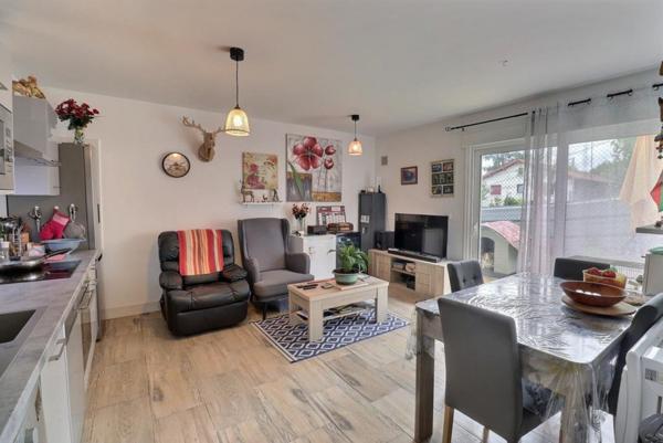 T2 avec terrasse et parking